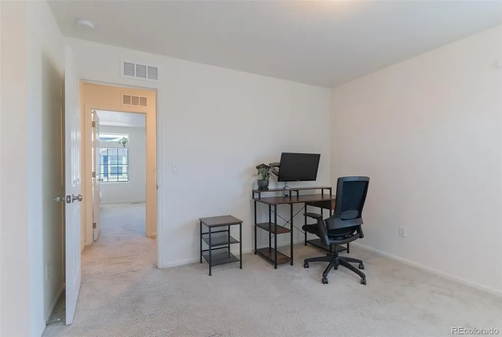 211 S Oak Hill Street Aurora CO 80018