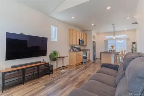 211 S Oak Hill Street Aurora CO 80018