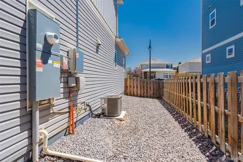 211 S Oak Hill Street Aurora CO 80018