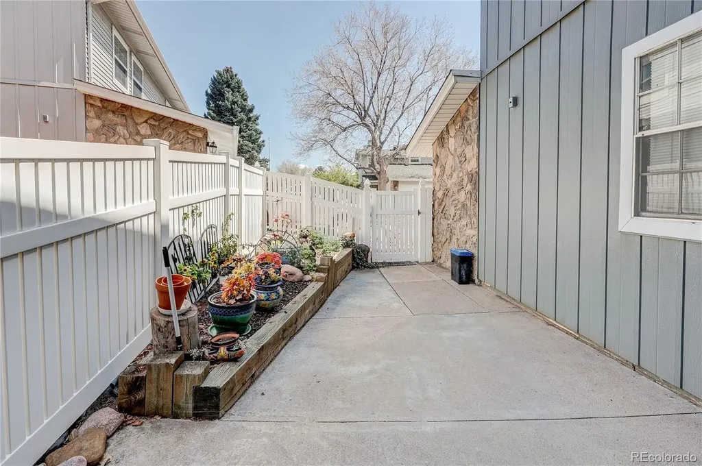 2738 S Xanadu Way Aurora CO 80014