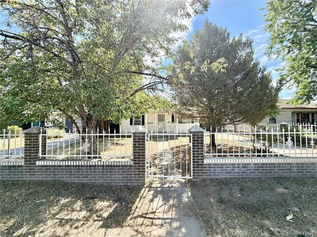 1738 Verbena Street Denver CO 80220