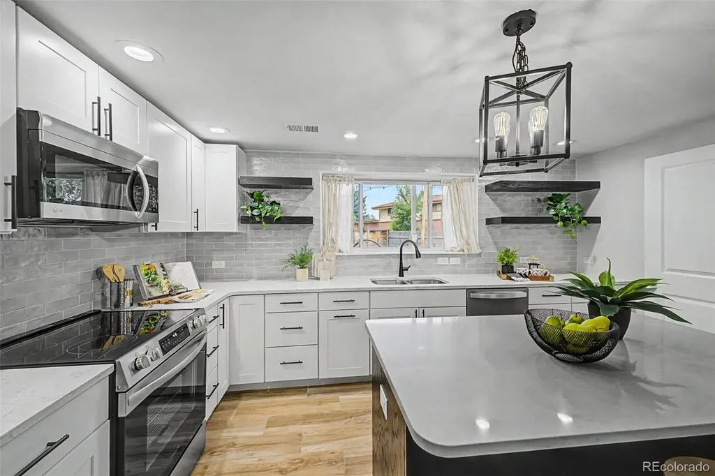 660 S Arbutus Street Lakewood CO 80228
