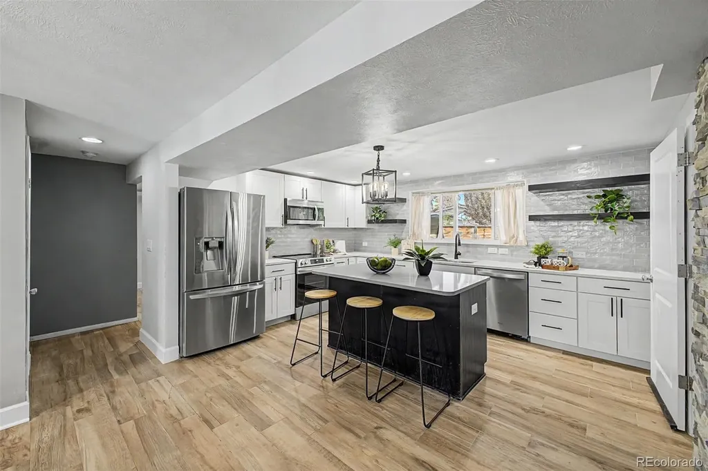 660 S Arbutus Street Lakewood CO 80228