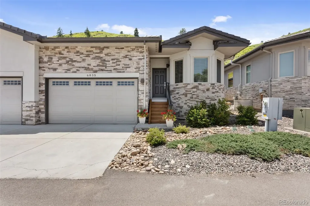 6835 Surrey Trail Littleton CO 80125