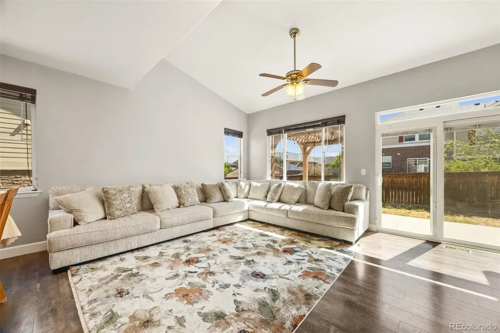 484 N Jamestown Way Aurora CO 80018