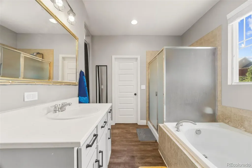 484 N Jamestown Way Aurora CO 80018