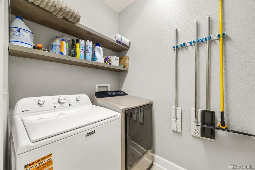 484 N Jamestown Way Aurora CO 80018