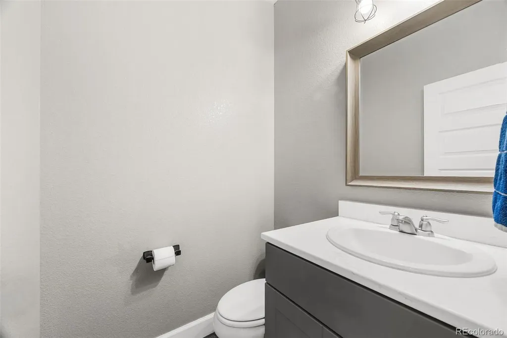 484 N Jamestown Way Aurora CO 80018