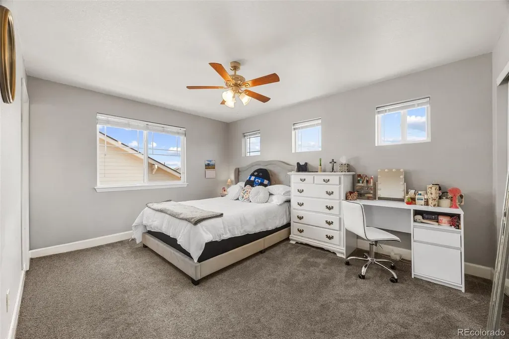 484 N Jamestown Way Aurora CO 80018