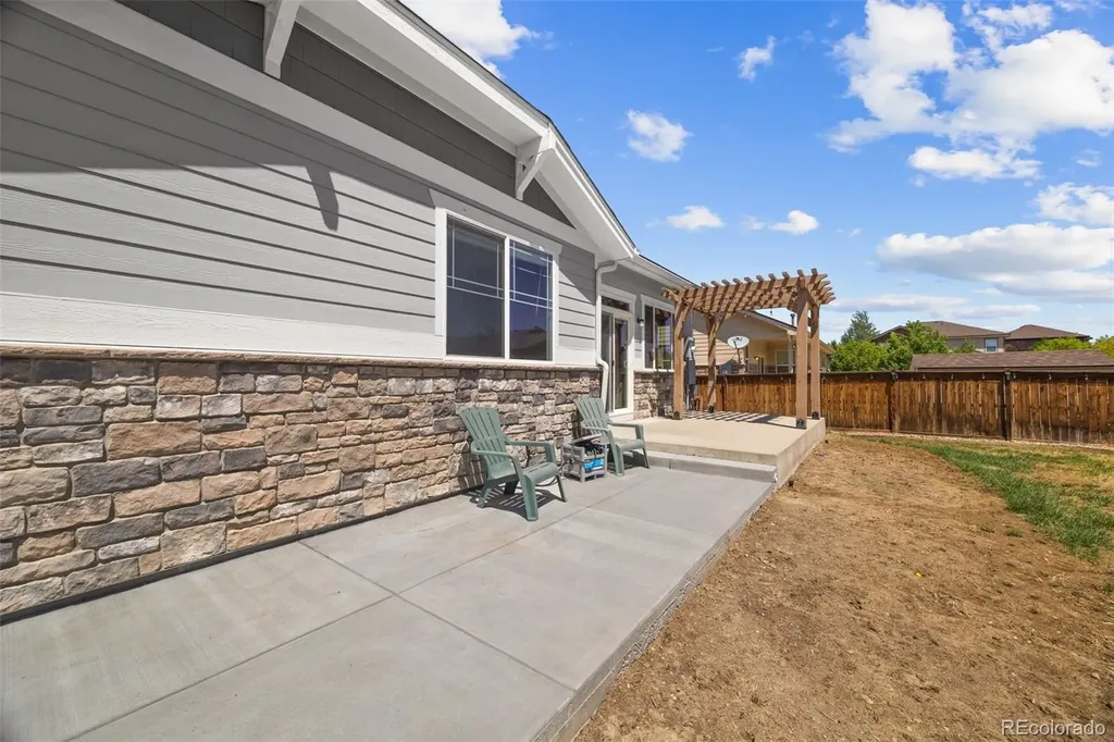 484 N Jamestown Way Aurora CO 80018