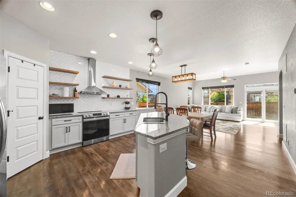 484 N Jamestown Way Aurora CO 80018