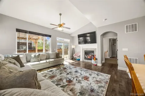 484 N Jamestown Way Aurora CO 80018