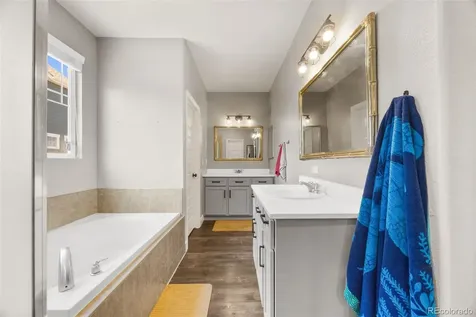 484 N Jamestown Way Aurora CO 80018