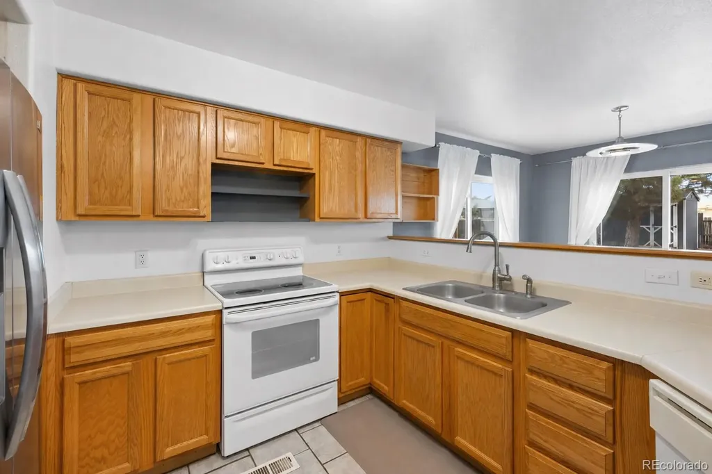 11785 W Independence Avenue Lakewood CO 80401