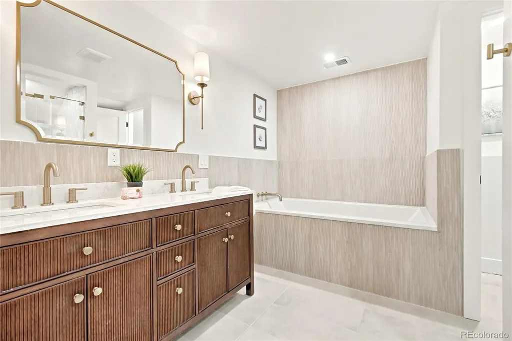 2919 Forest Street Denver CO 80207