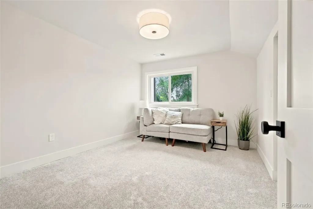 2919 Forest Street Denver CO 80207