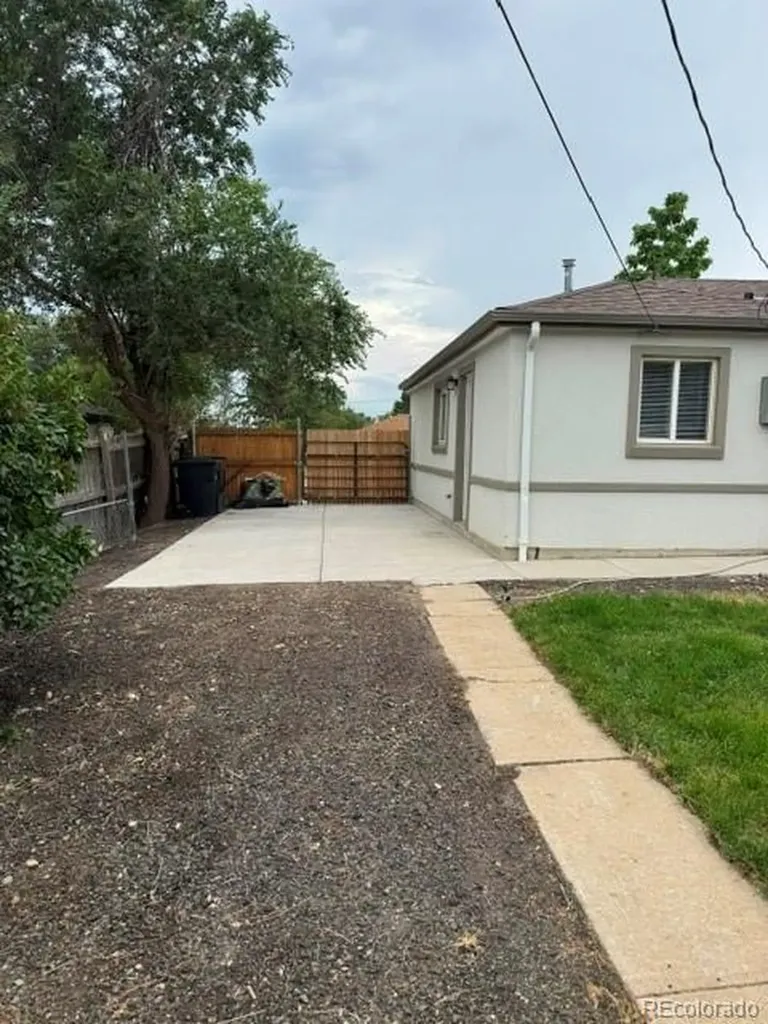 9396 Rose Court Northglenn CO 80229