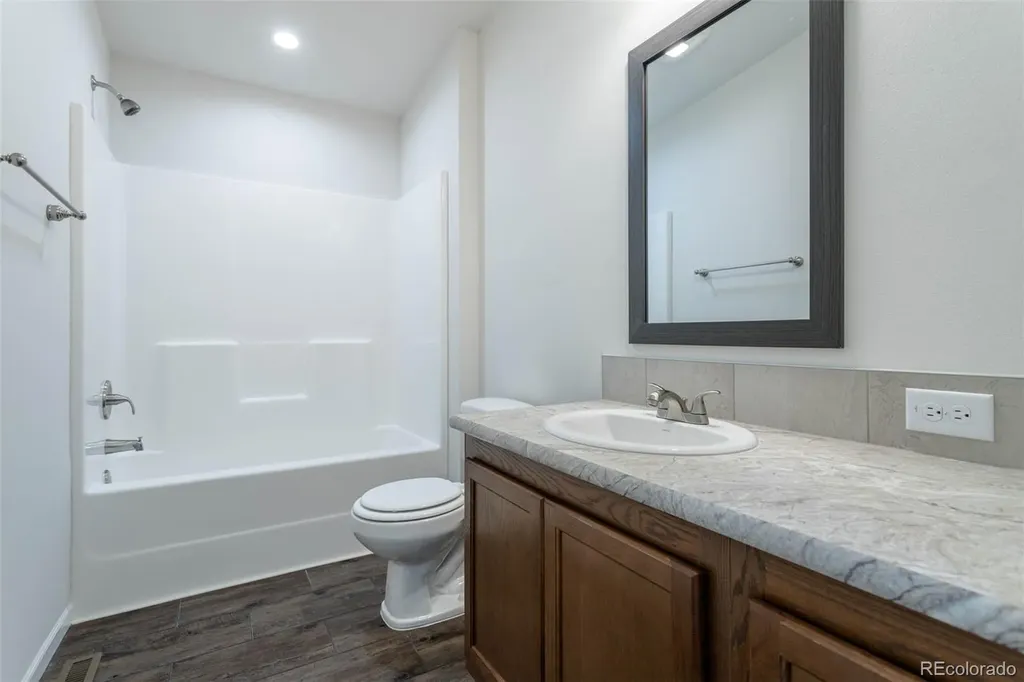 2373 N Elmira Street Aurora CO 80010
