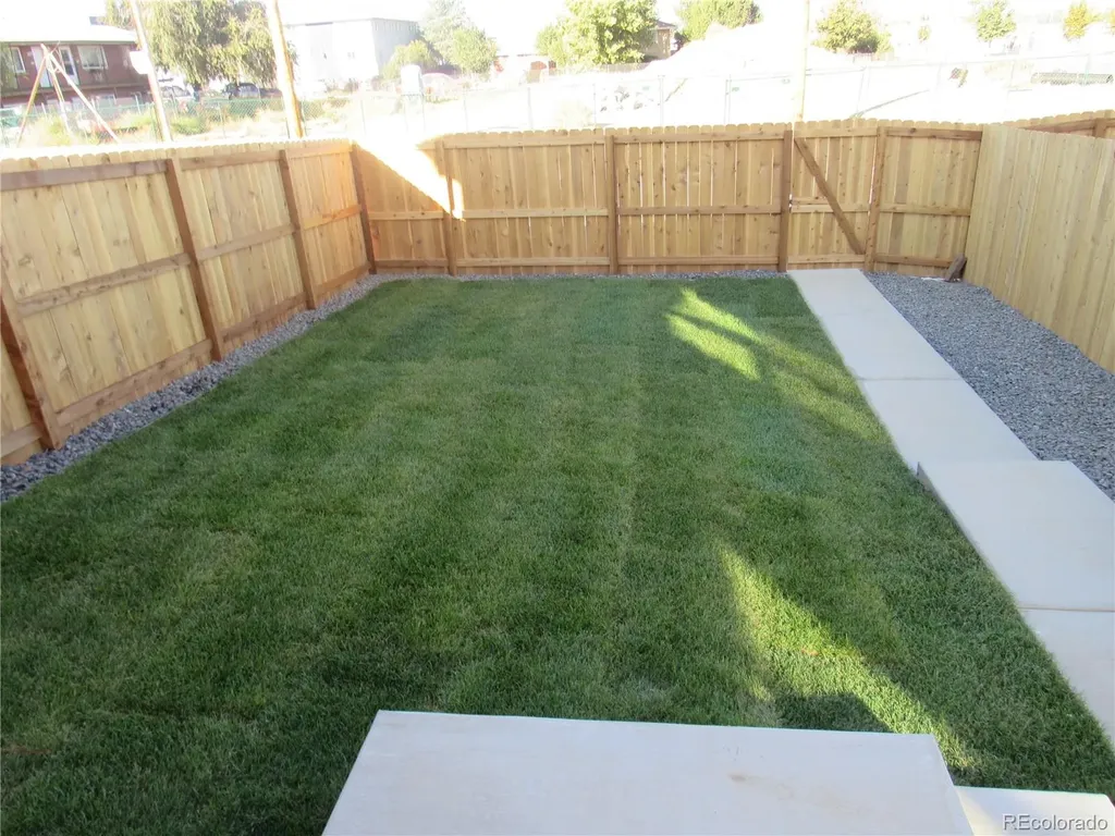 2373 N Elmira Street Aurora CO 80010