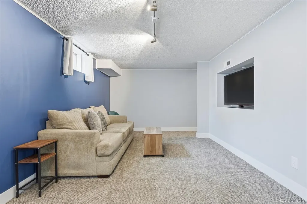 681 S Quari Street Aurora CO 80012