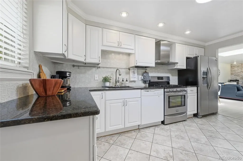 6651 E Ithaca Place Denver CO 80237