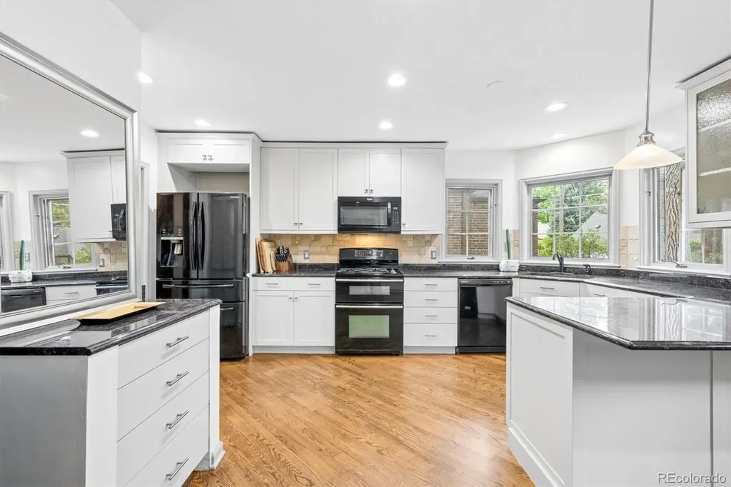 423 Dahlia Street Denver CO 80220