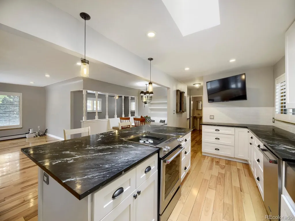 6305 S Valleyview Street Littleton CO 80120