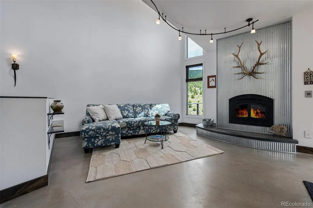 5896 Peregrine Trail Golden CO 80403
