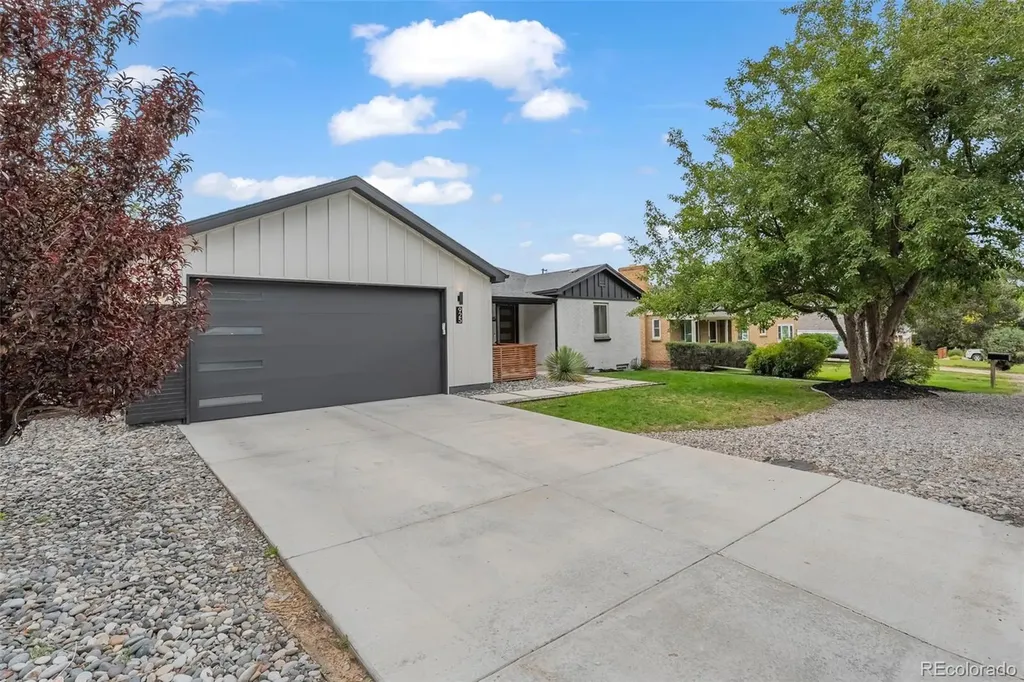 925 Teller Street Lakewood CO 80214