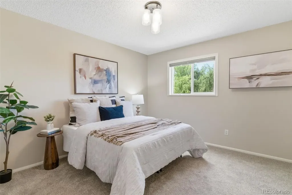 1739 S Lee Street Lakewood CO 80232