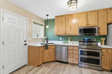 1739 S Lee Street Lakewood CO 80232