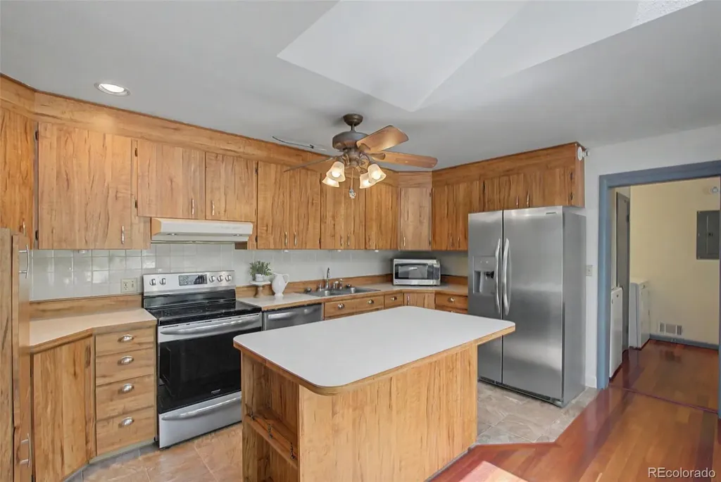 1118 Acacia Drive Colorado Springs CO 80907