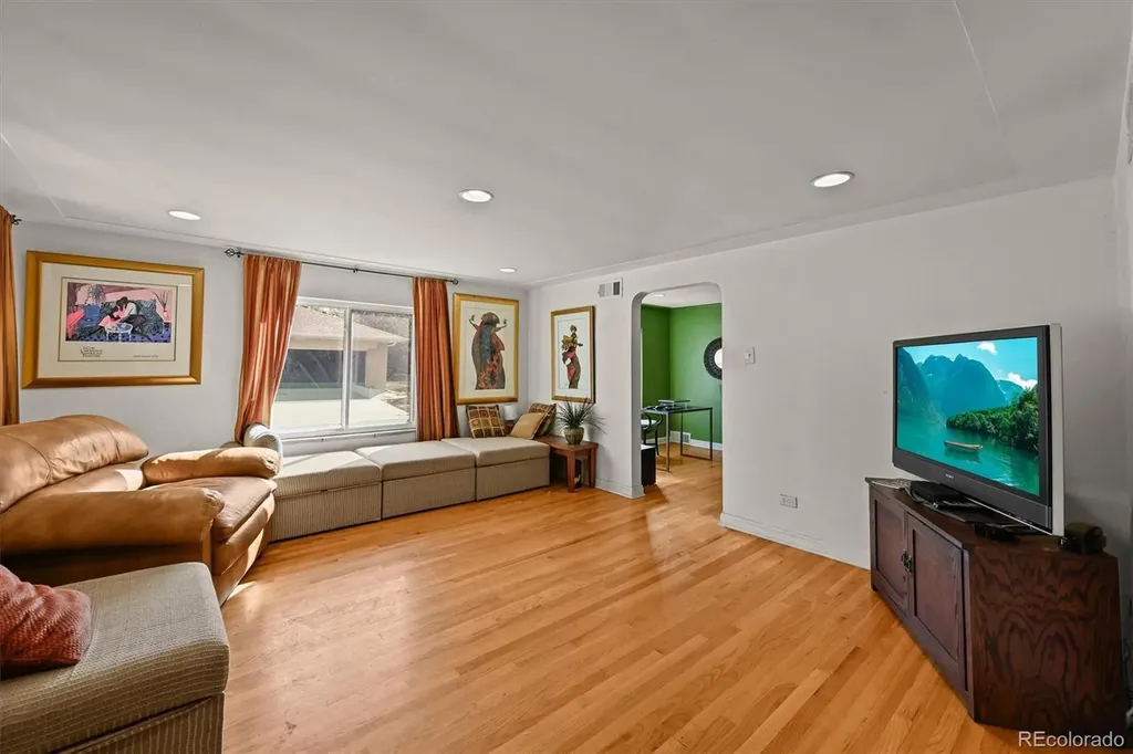 2901 Monaco Parkway Denver CO 80207