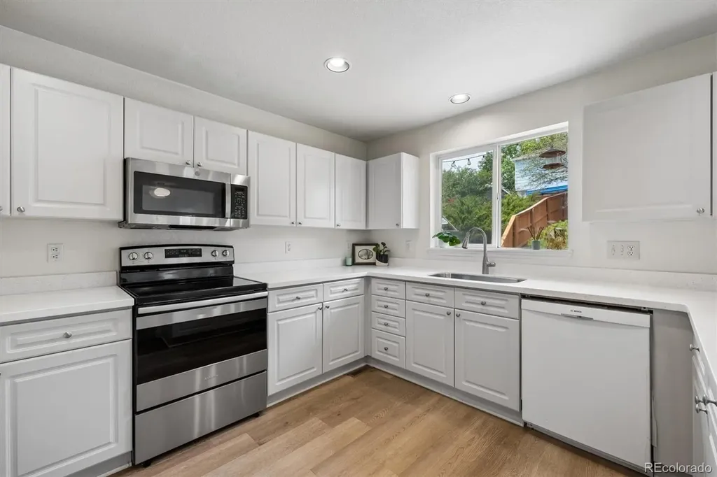 9659 Queenscliffe Drive Littleton CO 80130