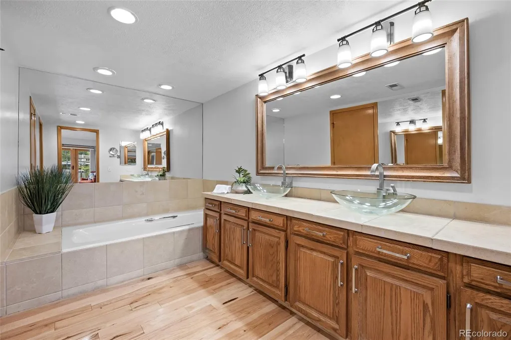 9948 E Maplewood Avenue Englewood CO 80111