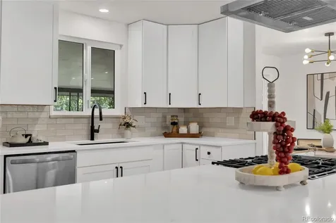1569 S Lee Street Lakewood CO 80232