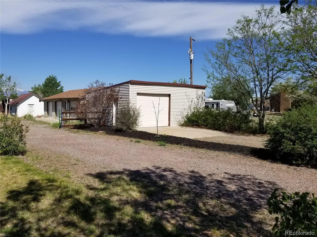 13861 Elmore Road Longmont CO 80504