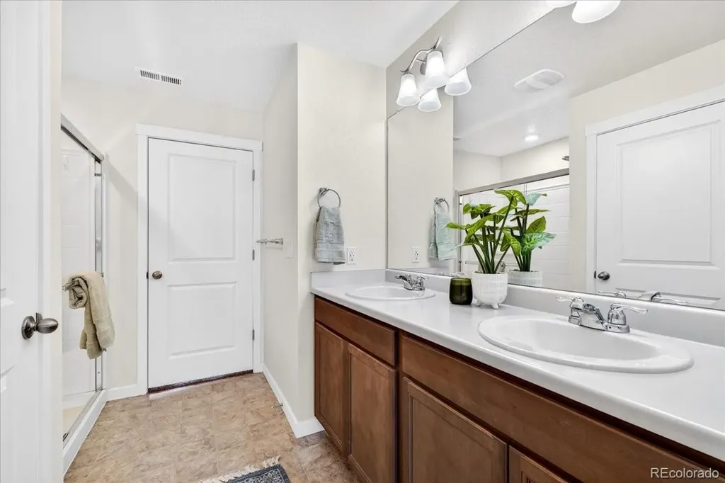 172 Fox Street Bennett CO 80102