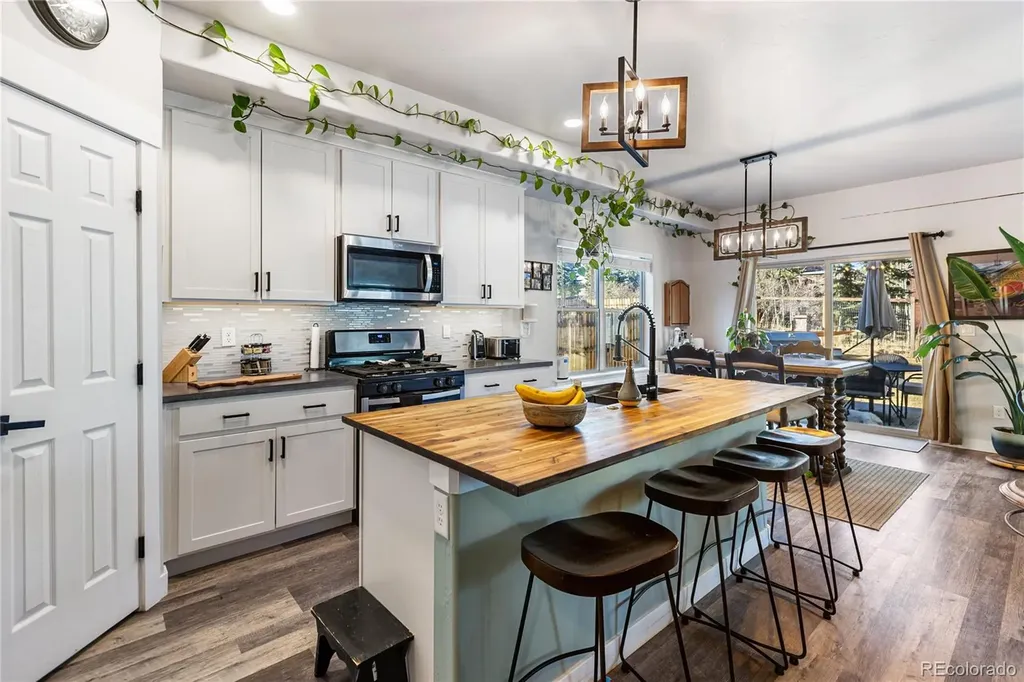 118 E Chester Avenue Woodland Park CO 80863