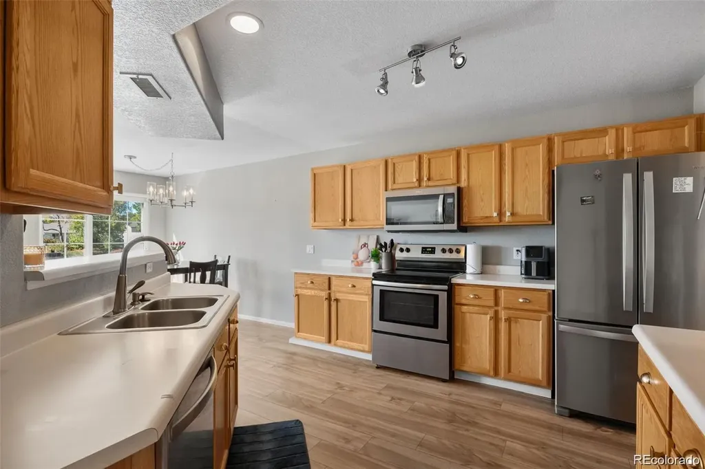 1381 S Cathay Court Aurora CO 80017