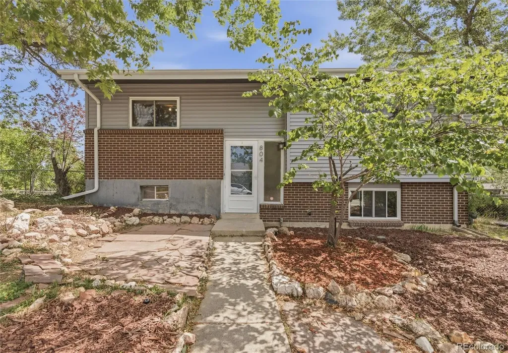 804 S Queen Way Lakewood CO 80226