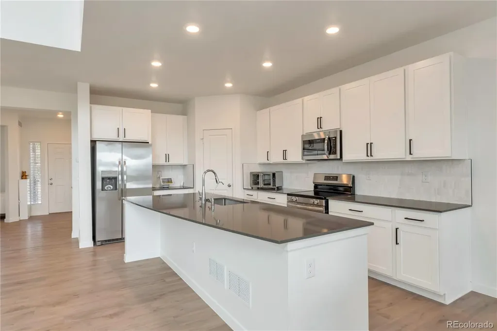 9981 Tucson Street Commerce City CO 80022
