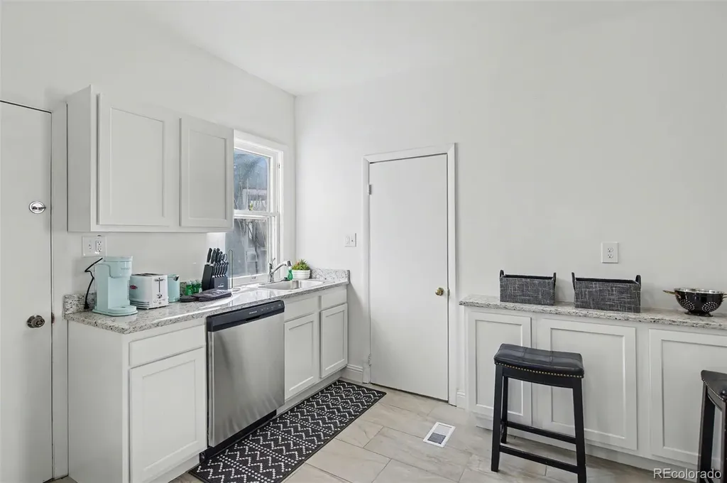 808 E Monument Street Colorado Springs CO 80903