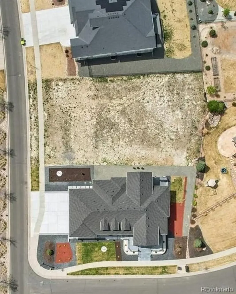 8069 S Blackstone Parkway Aurora CO 80016