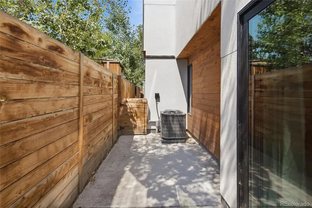 1406 Zenobia Street Denver CO 80204