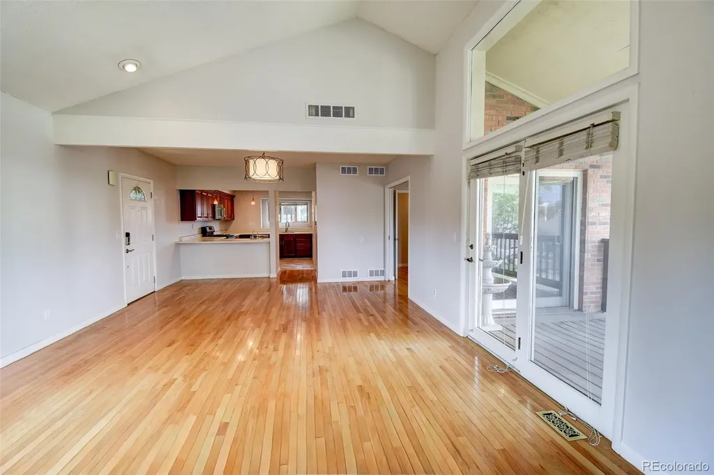 7857 S University Way Centennial CO 80122