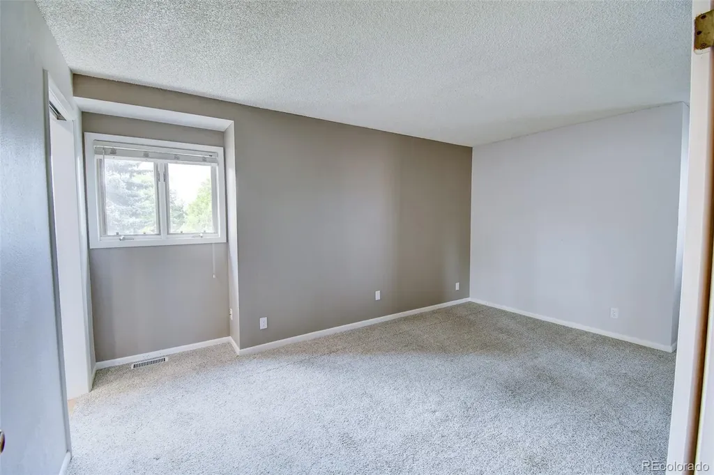 7857 S University Way Centennial CO 80122
