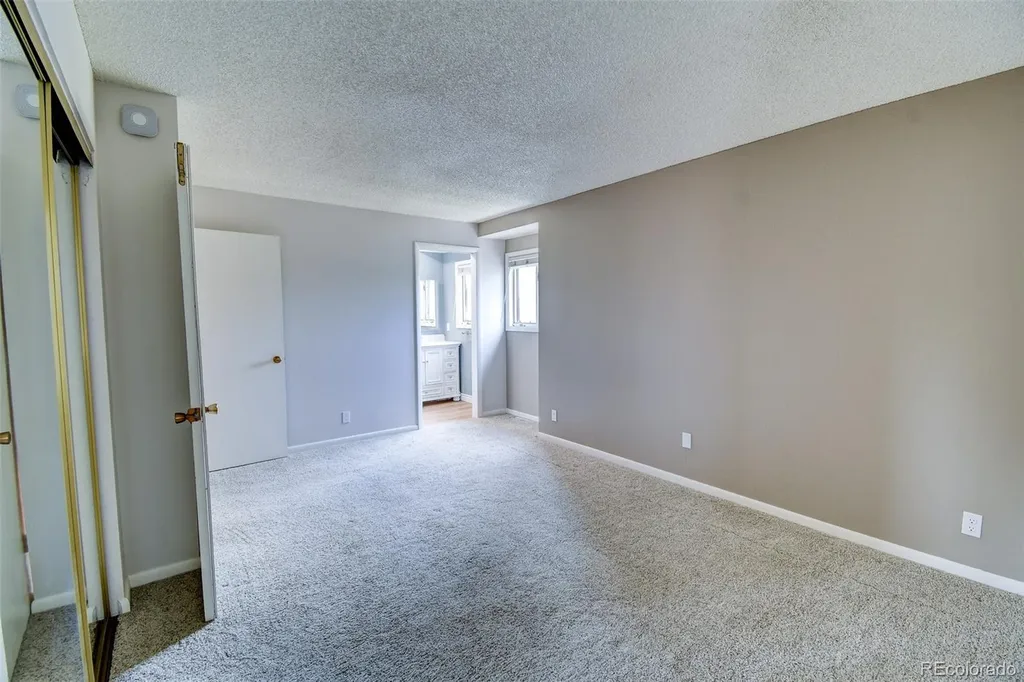 7857 S University Way Centennial CO 80122