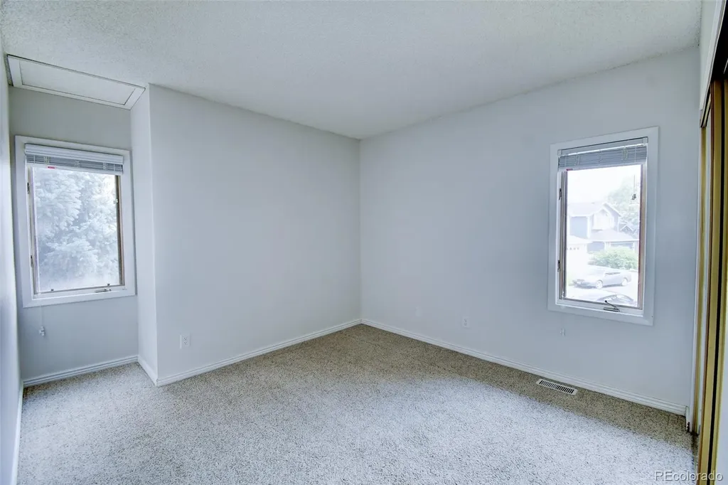 7857 S University Way Centennial CO 80122
