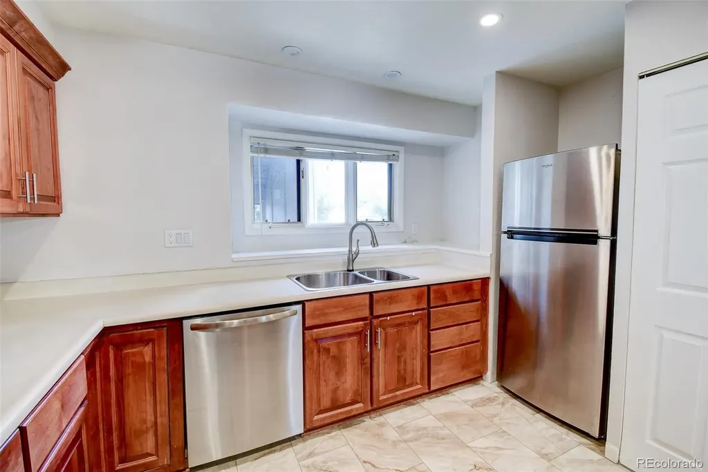 7857 S University Way Centennial CO 80122